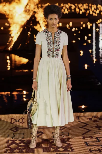 Look 12